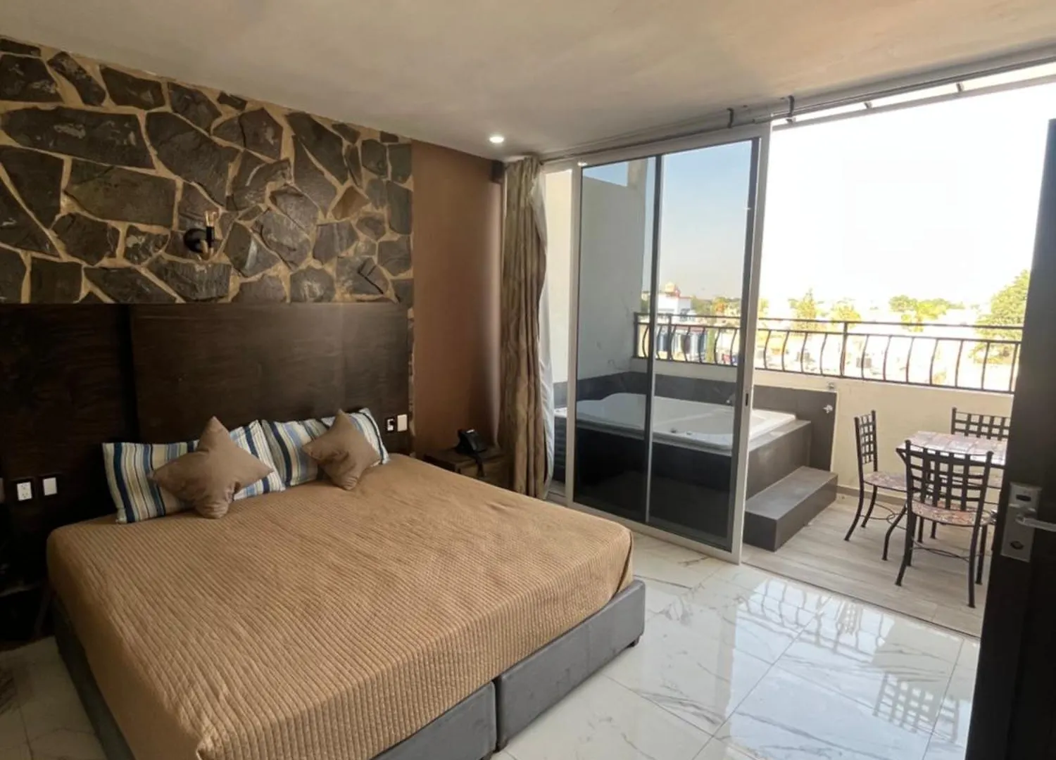 ****  Kolombrini Hotel Tlaquepaque Mexico